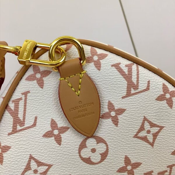 lv M15108 crossbody bag price