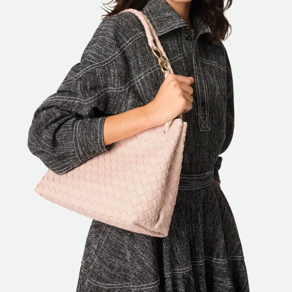 Replica Bottega Veneta Andiamo Cameo